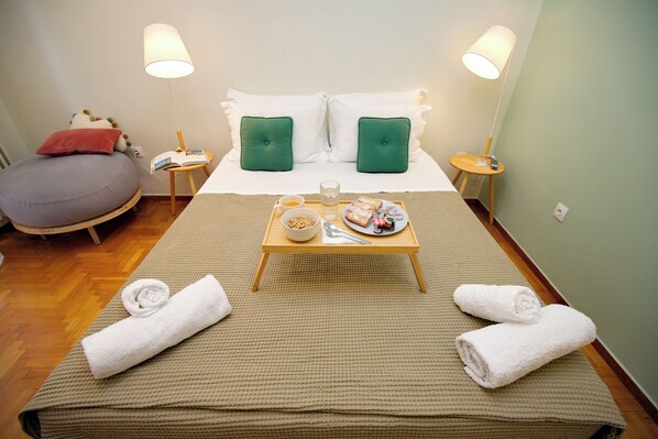 1 bedroom, desk, free WiFi, bed sheets - Olga's  Lovely  Elia  Apartment  -  Kaisariani (Athina)