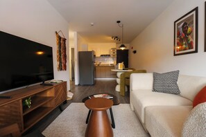 Apartment (719) | Living room