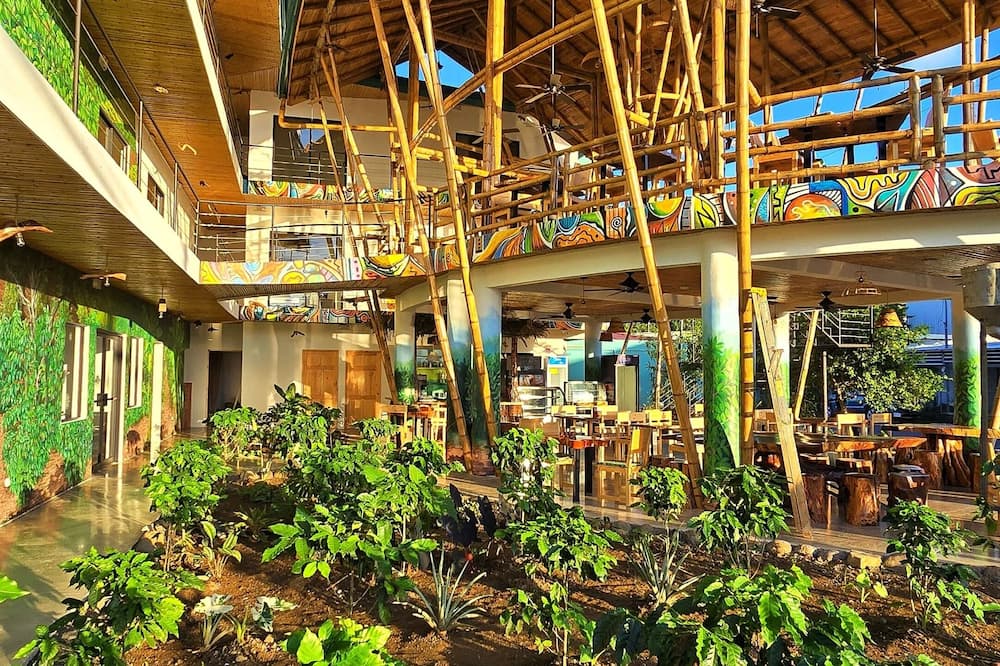 Bonding Coffee Roaster Café & Hotel