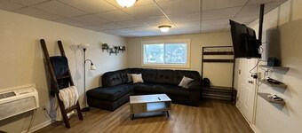 Peaceful Cedar Rapids Apt