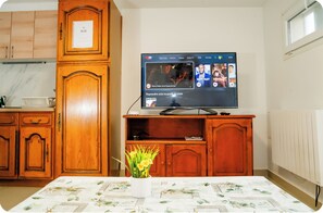 2 makuuhuonetta, silitysrauta/-lauta, internet, vuodevaatteet