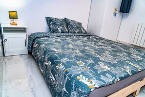 1 soverom, strykejern/-brett, reiseseng for barn og wi-fi