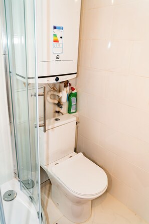 Hair dryer, towels