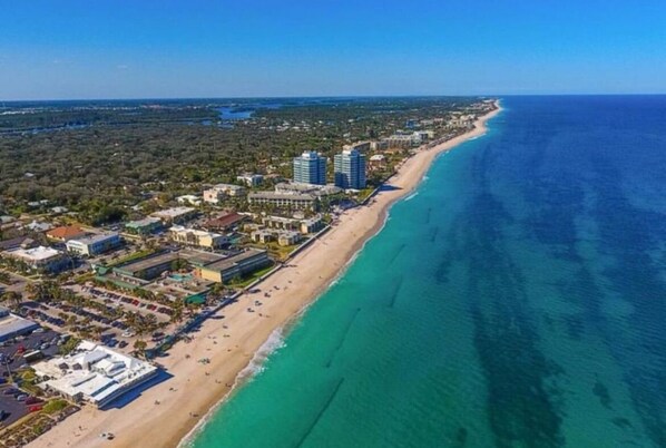 Sun-loungers, beach towels - Private Beach Access - 2 min walk from unit! (Indian River Shores)