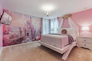 6 bedrooms, iron/ironing board, travel cot, WiFi