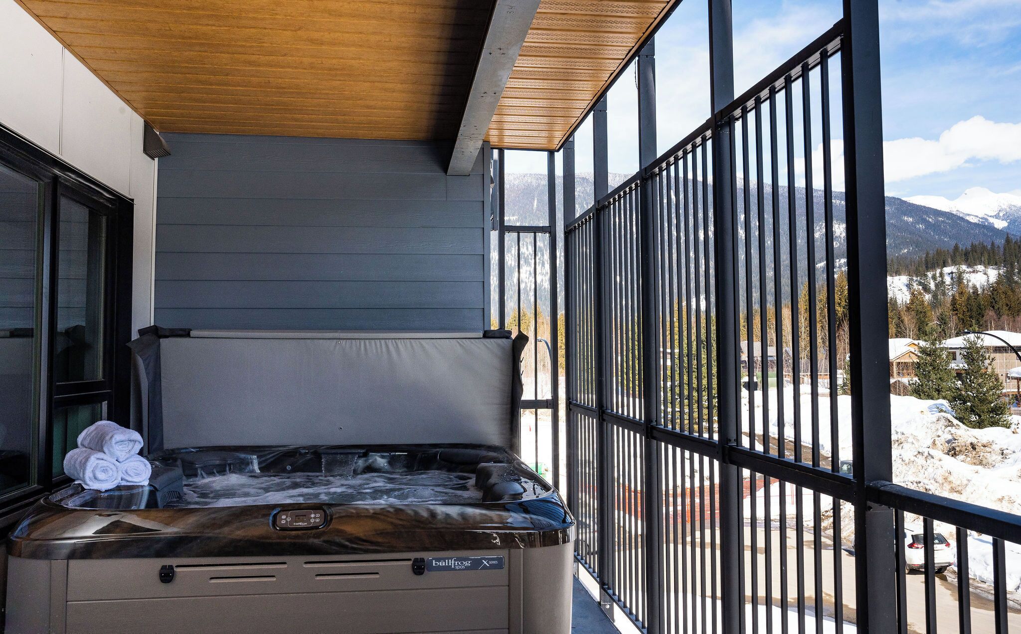 Premium Condo, Balcony, Mountain View | Private spa tub