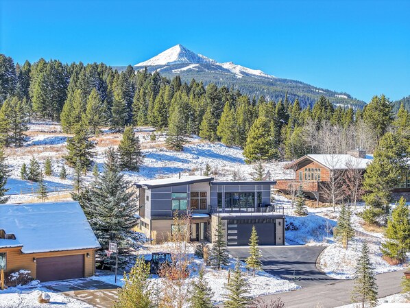 Exterior - Stay @ Lone Walker (Big Sky)