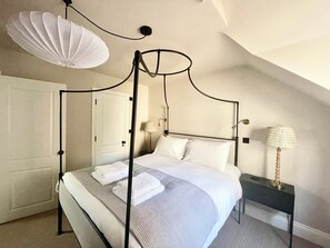 2 bedrooms, iron/ironing board, travel crib, free WiFi