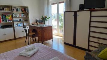 2 Schlafzimmer, BĂŒgeleisen/BĂŒgelbrett, WLAN, BettwĂ€sche