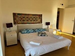 2 chambres, fer et planche Ă repasser, Wi-Fi, literie fournie