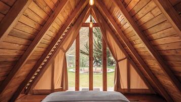 Classic Cabin, Garden View | Free WiFi