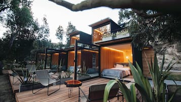 Family Room, Lake View | Free WiFi