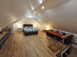 1 habitación, tabla de planchar con plancha, cuna de viaje y wifi 