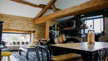 House, 4 Bedrooms, Private Pool | Living area