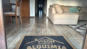 29-tums LCD-tv med kabelkanaler