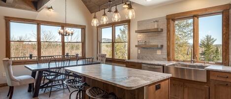 تناول الطعام