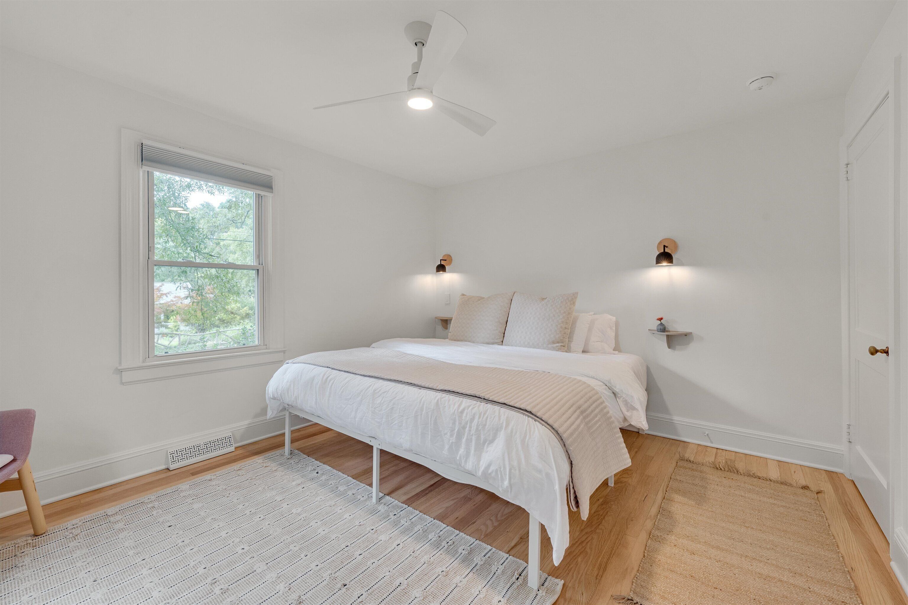2 habitaciones, tabla de planchar con plancha, wifi y ropa de cama 