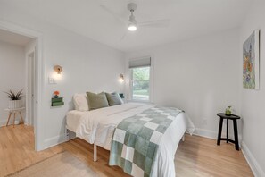 2 室のベッドルーム、アイロン / アイロン台、WiFi、ベッドシーツ