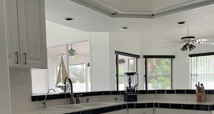 Charming 3-bedroom villa with AC and WiFi in lovely Sebastian