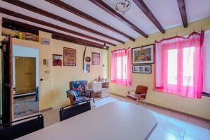 Living area - Casa Daniele (Valsamoggia)
