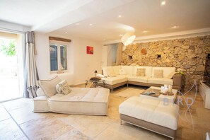 TV - Magnificent Provencal Mas in the heart of the Fayence country (Montauroux)