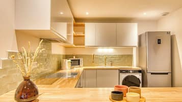 Fridge, microwave, oven, dishwasher