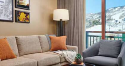 Sheraton Steamboat Resort Villa, 2 Bedroom, Hot tub, Ski In and Ski Out Villa