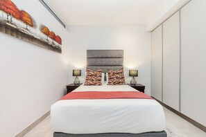 1 sovrum, värdeförvaringsskåp på rummet och strykjärn/strykbräda