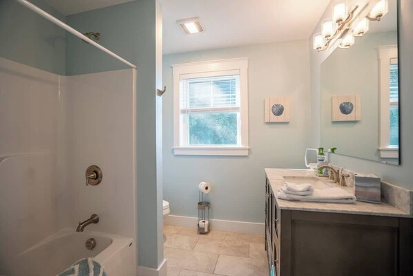 Bathroom second floor - Family Tides (York)