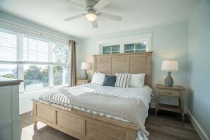 5 habitaciones, tabla de planchar con plancha, cuna de viaje y wifi 