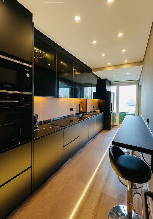 Mikrobølgeovn, ovn, kogeplade, opvaskemaskine