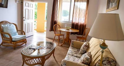The Hamlet Suites - Charming 1-bedroom apartment in Rodney Bay with AC, WiFi