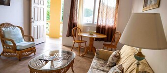 The Hamlet Suites - Charming 1-bedroom apartment in Rodney Bay with AC, WiFi