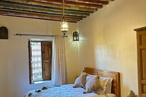 Family Quadruple Room, Private Bathroom | Wi-fi percuma