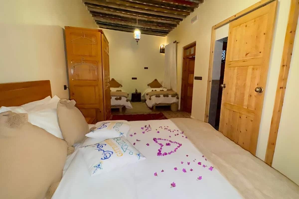 Family Quadruple Room, Private Bathroom | Wi-fi percuma