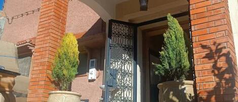 Pintu masuk interior