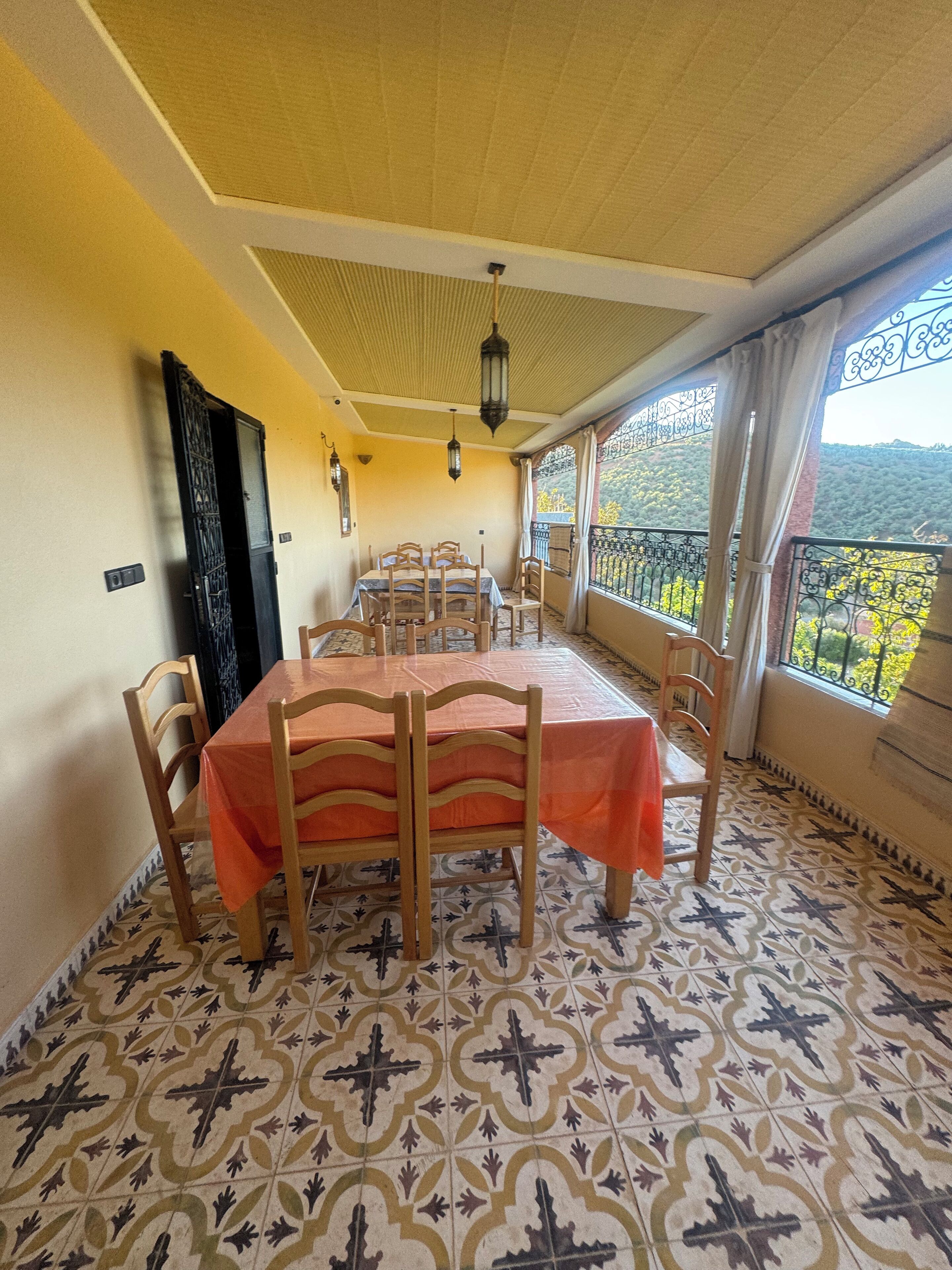 غرفة لتناول الطعام