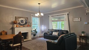 Interior - Charming Heritage Home by YSU (Youngstown)