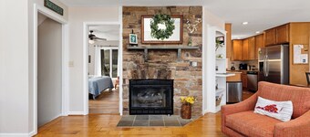 Wintergreen Resort - Mountain home w/4-bedroom 3 bath, Hot Tub & Wifi