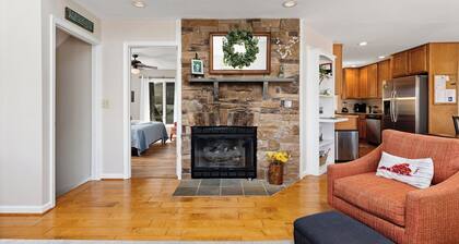 Wintergreen Resort - Mountain home w/4-bedroom 3 bath, Hot Tub & Wifi