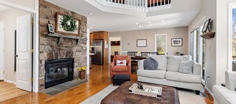 Wintergreen Resort - Mountain home w/4-bedroom 3 bath, Hot Tub & Wifi