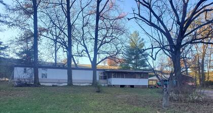 Cozy 3 bedroom house with cabin vibes and a beautiful view