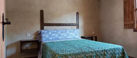 3 chambres, fer et planche Ă repasser, literie fournie