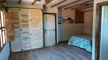 3 chambres, fer et planche Ă  repasser, draps fournis
