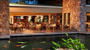 تناول الطعام بالخارج