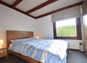 Maison | 3 chambres, ameublement personnalisé, fer et planche à repasser