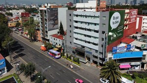 Unclassified image, 3 of 13, button - Hotel California (Mexico City)