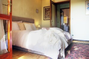 2 habitaciones, tabla de planchar con plancha y wifi gratis 