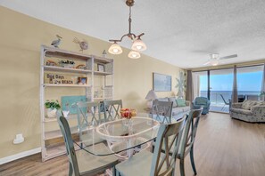 Condo, Multiple Beds (Pelican Pointe 805) | Dining