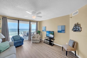 Condo, Multiple Beds (Pelican Pointe 805) | Living area
